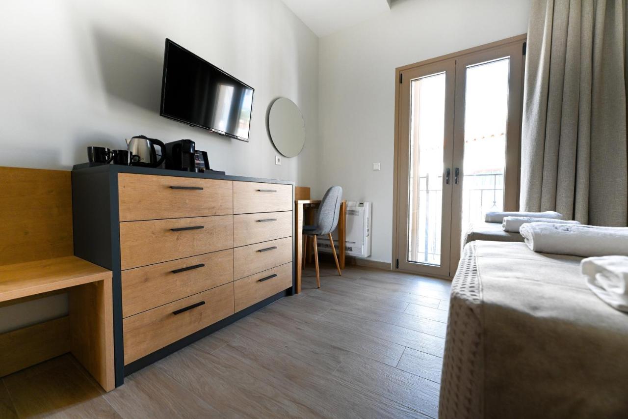 Eumorphia Studios & Apartments Skiathos Town Bagian luar foto